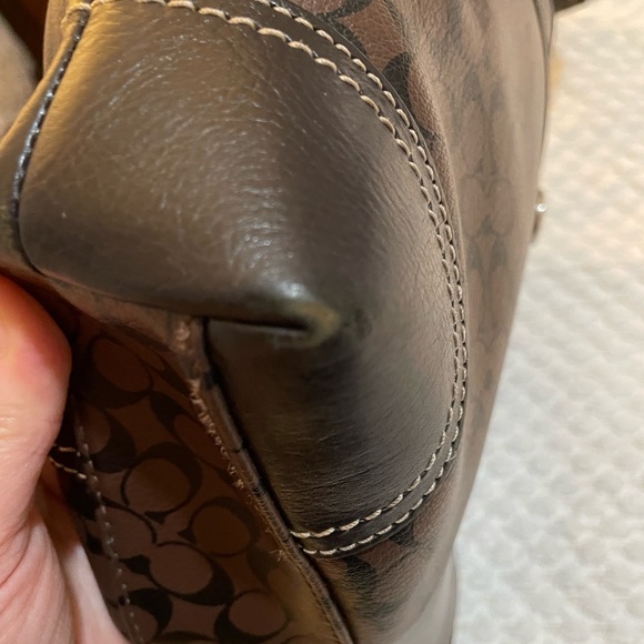 Coach Logo Print Brown Tote Hanndbag - Picture 11 of 16